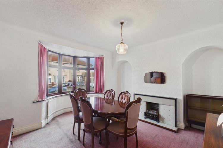 Dining Room - Picture 5 of 28