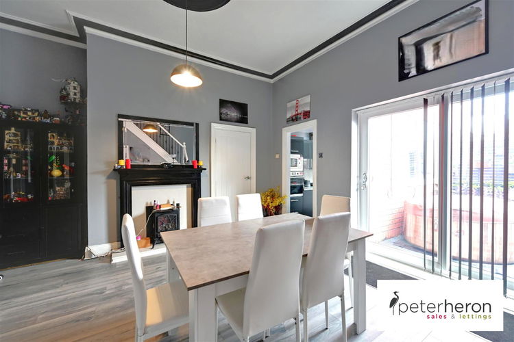Dining Room - Picture 4 of 14