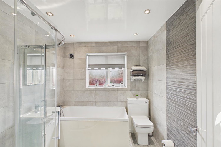 Bathroom - Picture 24 of 30