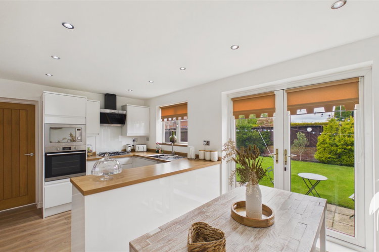 Open Plan Kitchen & Dining Area - Picture 10 of 30