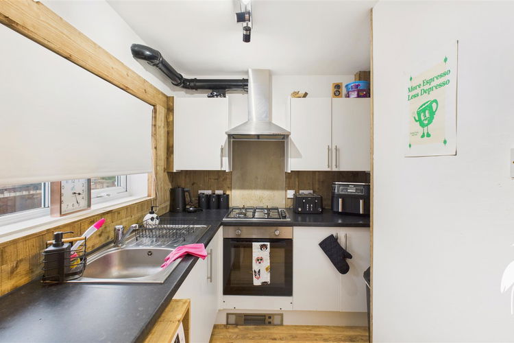 Kitchen - Picture 4 of 13