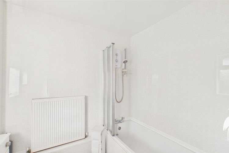 Bathroom - Picture 14 of 18