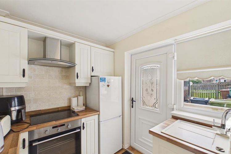 Kitchen - Picture 5 of 18