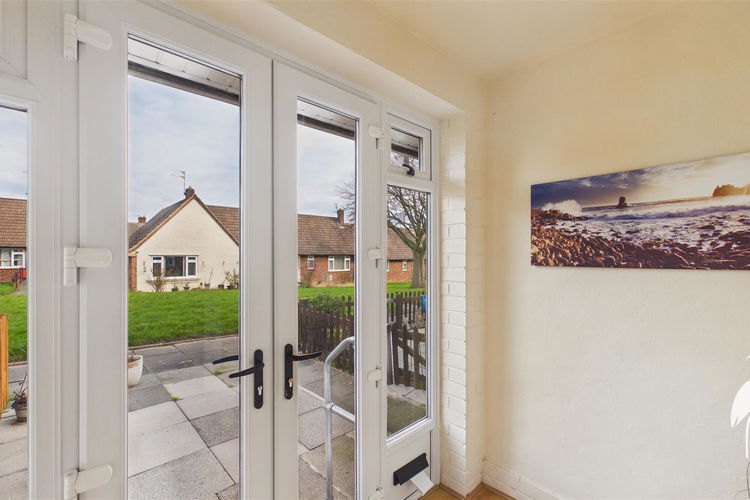 Entrance Porch - Picture 8 of 18