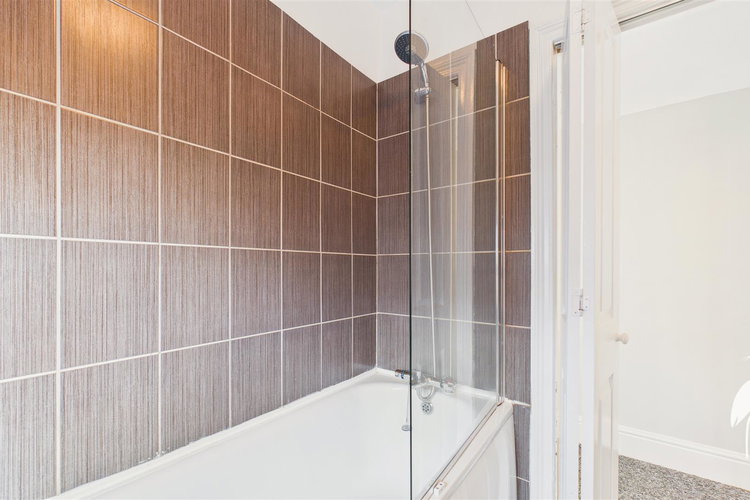 Bathroom - Picture 9 of 11