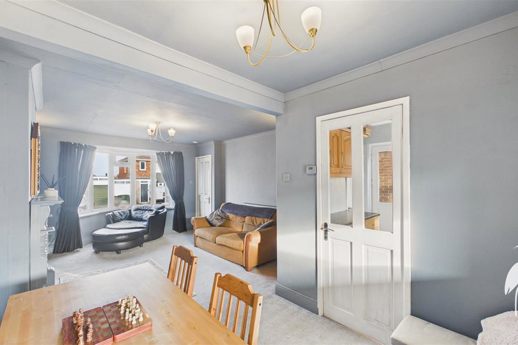 Dining Room - Picture 7 of 26