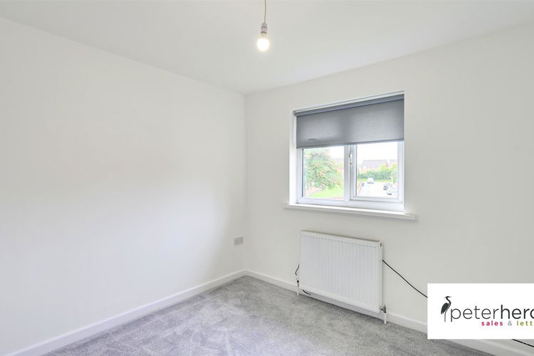 Bedroom 1 - Picture 7 of 14