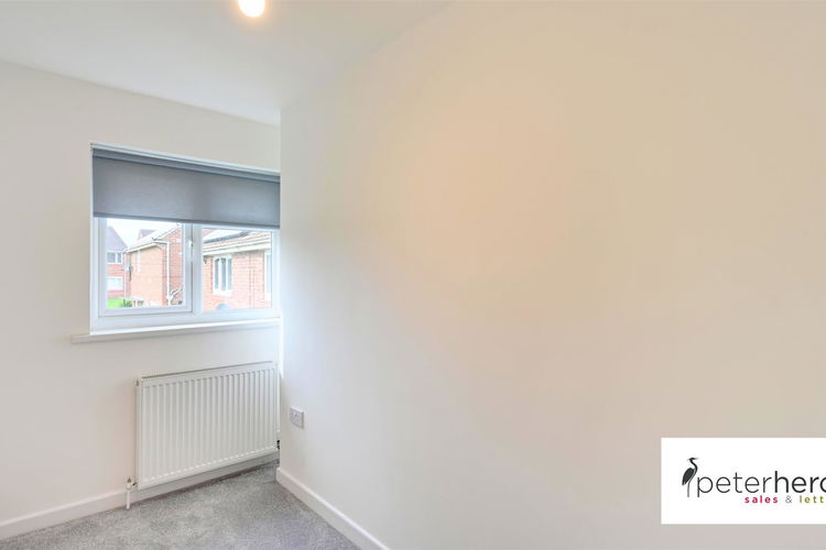 Bedroom 3 - Picture 10 of 14