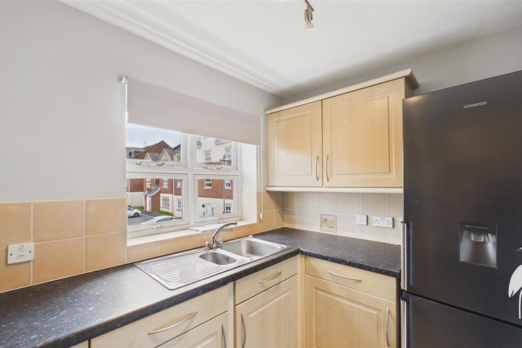 Kitchen - Picture 4 of 11