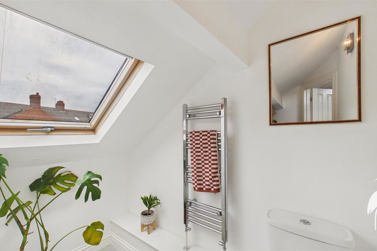 En Suite WC - Picture 20 of 21