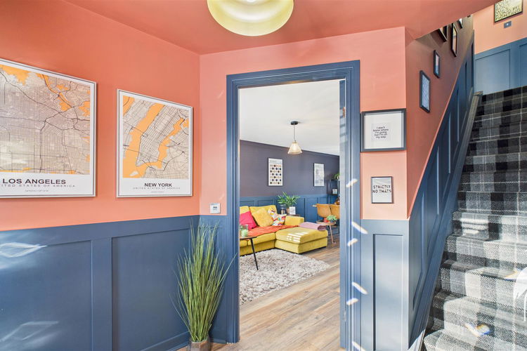 Hallway - Picture 11 of 29