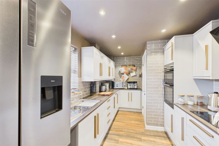 Kitchen - Picture 8 of 29