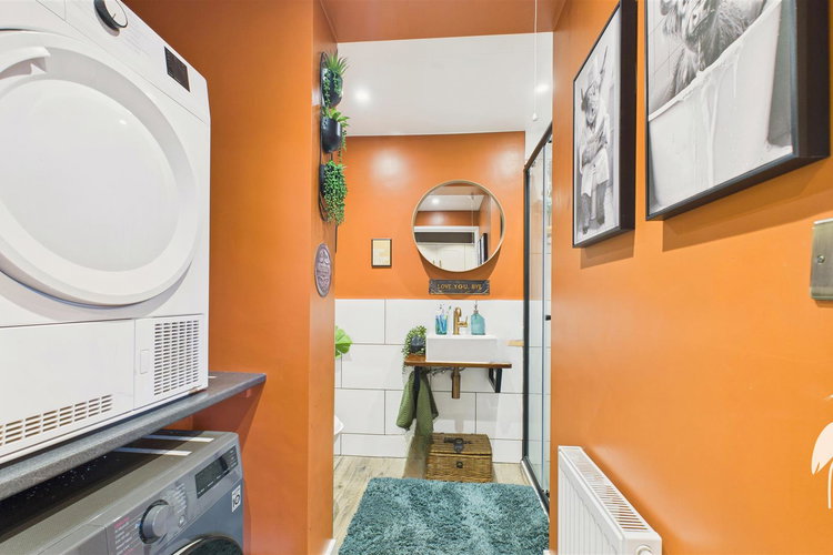 Utility/Shower Room - Picture 9 of 29