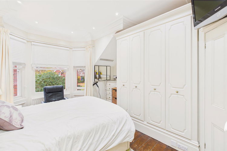 Principle Bedroom - Picture 17 of 35