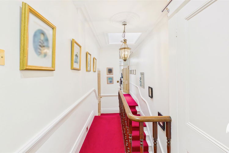 First Floor Landing - Picture 24 of 35