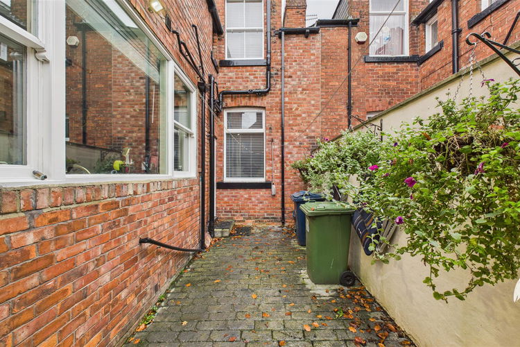 Outside - Picture 29 of 35