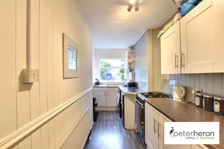 Kitchen - Picture 6 of 16