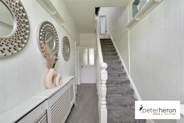 Entrance Hall - Picture 8 of 16
