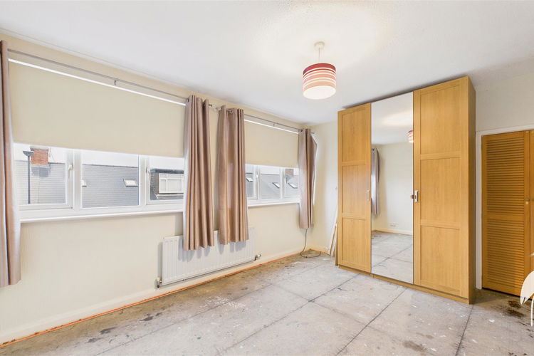 Bedroom 1 - Picture 12 of 16