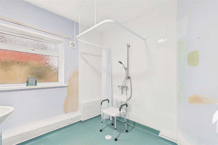 Wet Room - Picture 9 of 16