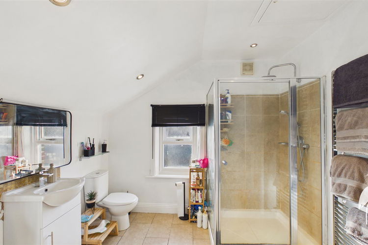 Bathroom - Picture 26 of 28