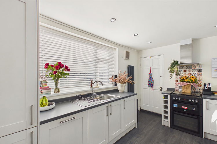 Kitchen - Picture 8 of 28