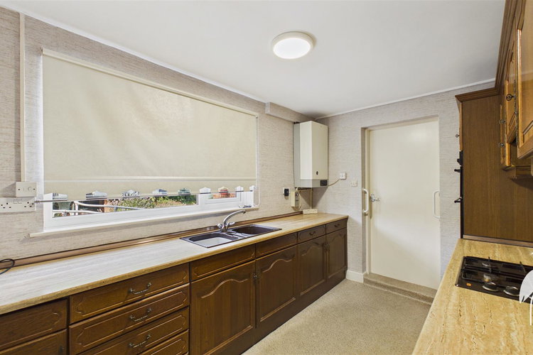 Kitchen - Picture 7 of 27