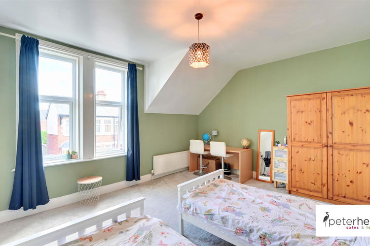 Bedroom 1 - Picture 13 of 21