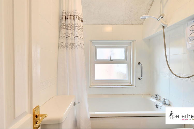 Bathroom - Picture 18 of 21