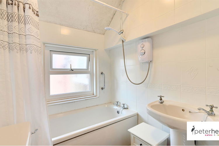 Bathroom - Picture 19 of 21