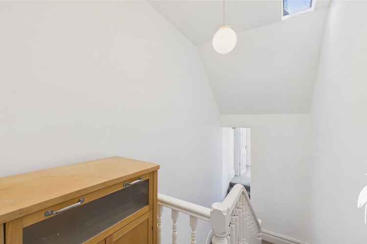 First Floor Landing - Picture 19 of 23