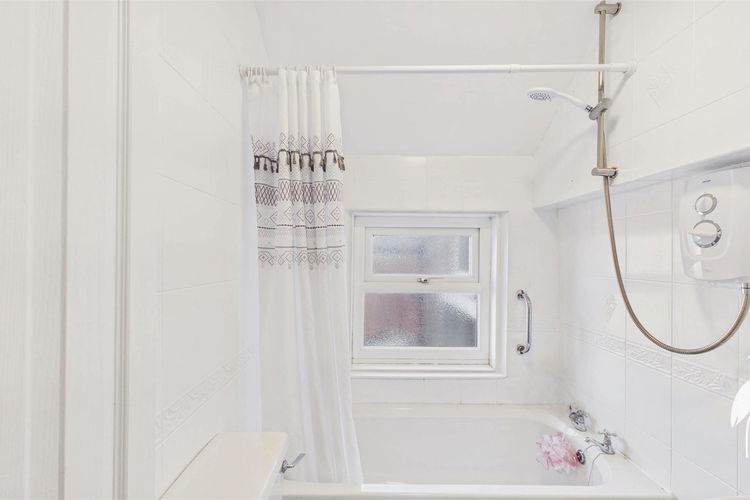 Bathroom - Picture 21 of 23