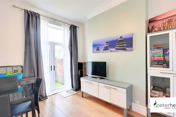 Dining Room - Picture 5 of 21