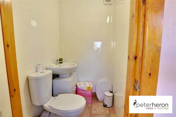 Separate WC - Picture 11 of 23