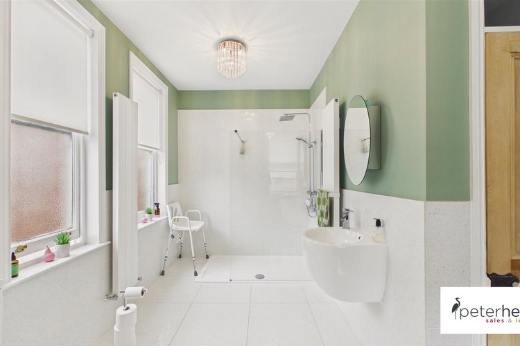 Bathroom - Picture 31 of 35