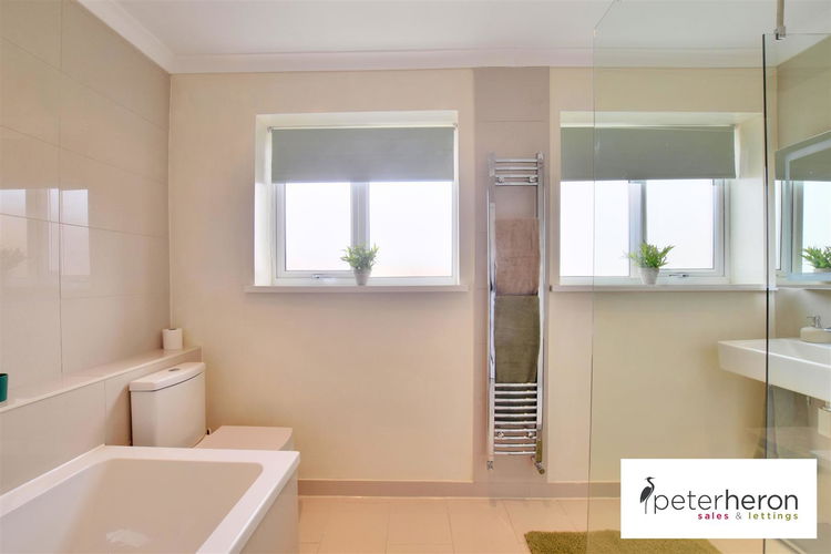 Bathroom - Picture 20 of 20