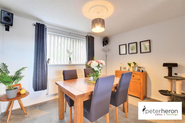 Dining Room - Picture 4 of 20