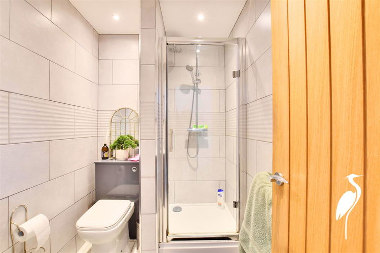 En-Suite - Picture 20 of 26
