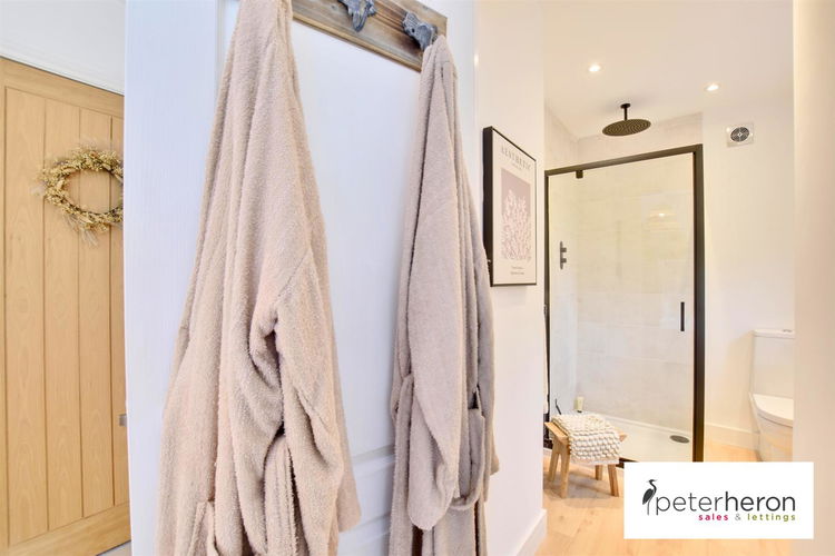 En-Suite Shower Room - Picture 19 of 32