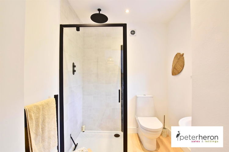 En-Suite Shower Room - Picture 20 of 32
