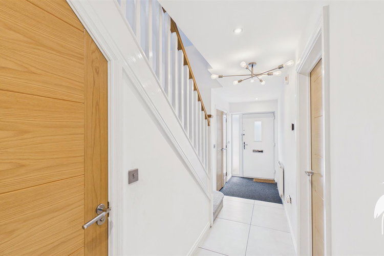 Entrance Hall - Picture 15 of 35
