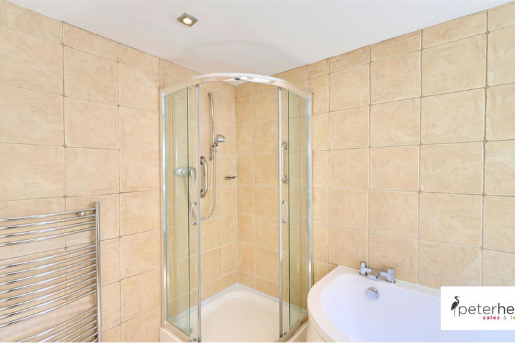 Bathroom - Picture 18 of 22