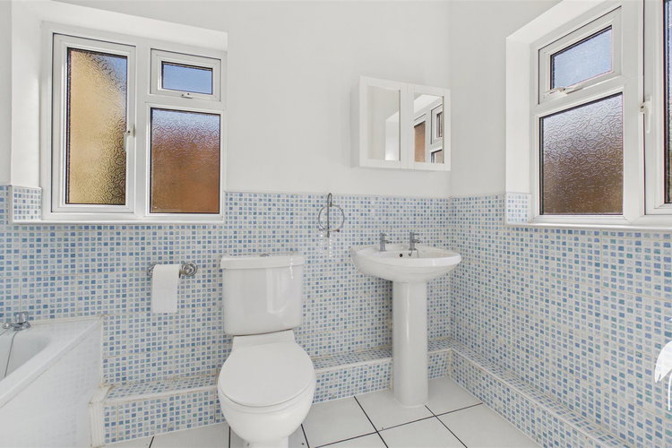 Bathroom - Picture 11 of 14