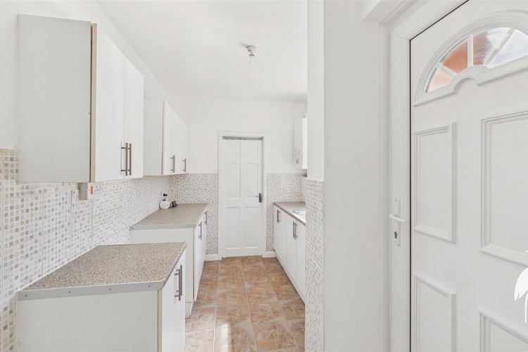 Kitchen - Picture 5 of 14