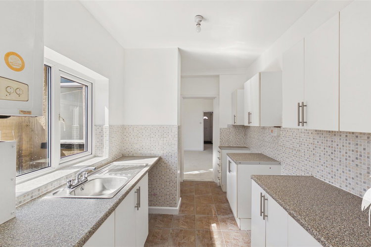 Kitchen - Picture 7 of 14