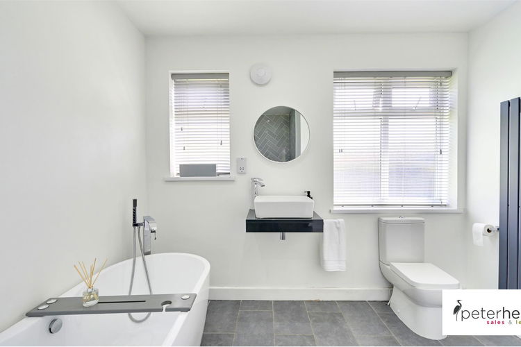 Bathroom - Picture 15 of 31