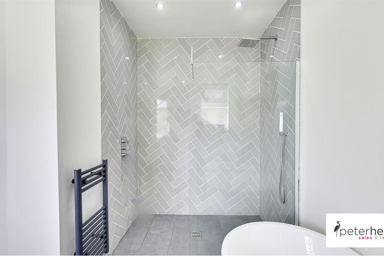 Bathroom - Picture 17 of 31