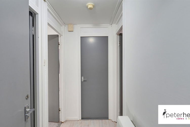 Entrance Hall - Picture 7 of 12