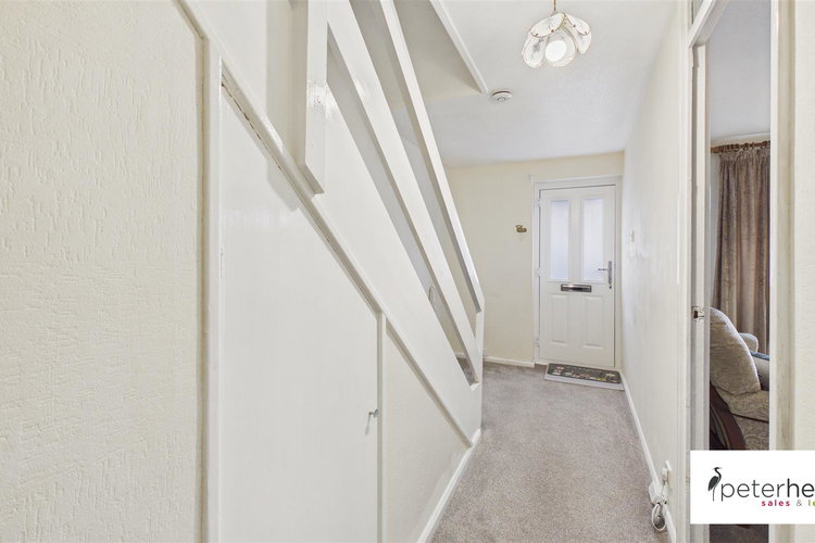 Hallway - Picture 10 of 22