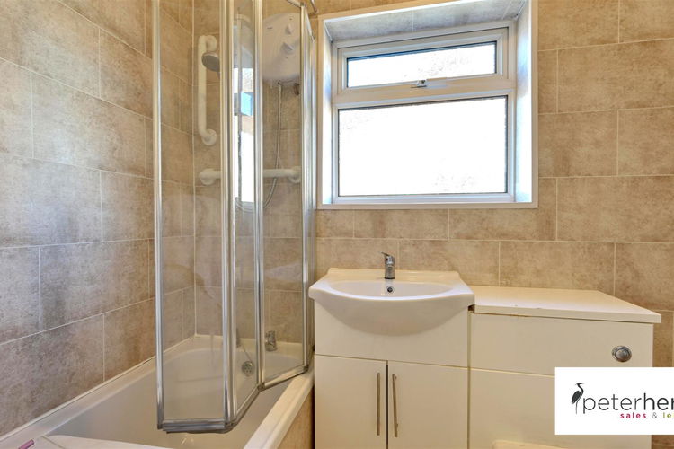 Bathroom - Picture 9 of 14